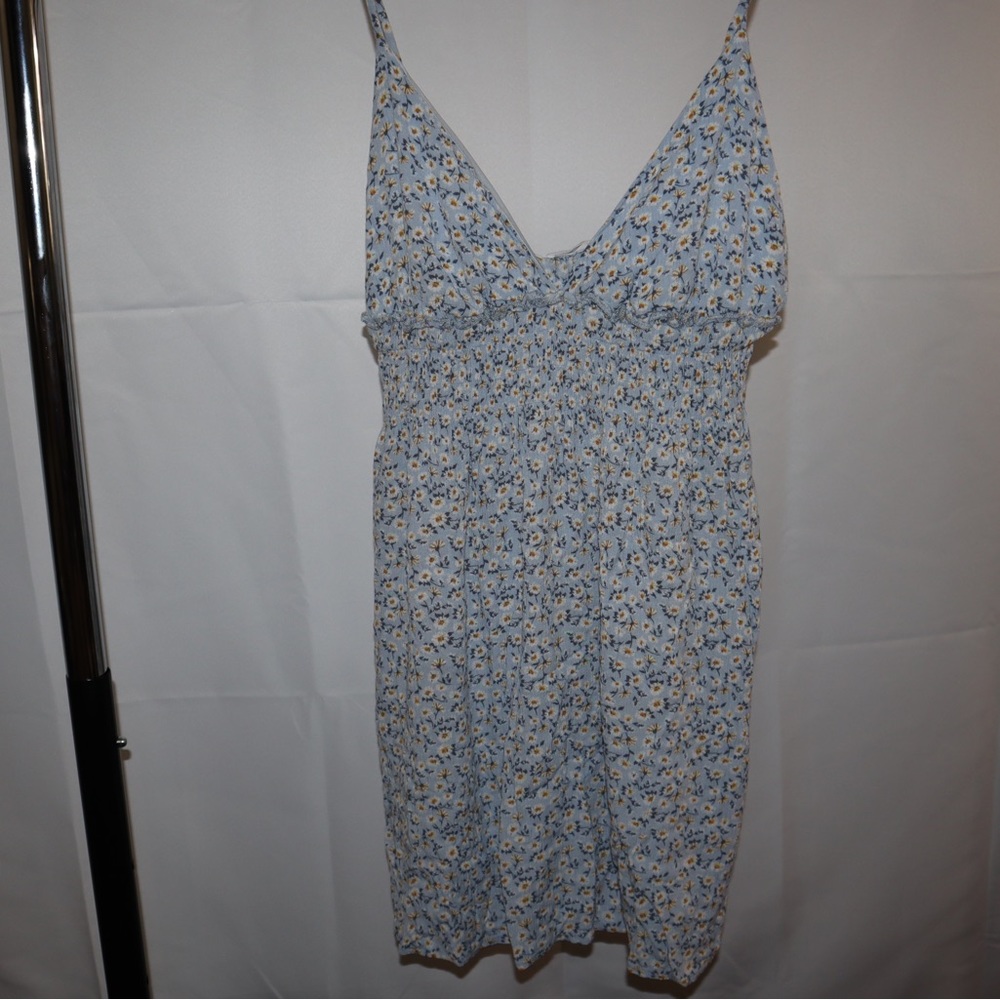 Cute daisy floral dress